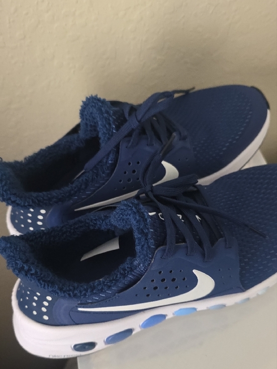 Nike Men\'s Athletic Shoes in Navy Blue and White main image 5